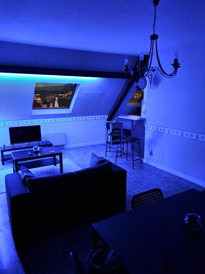Pied-A-Terre A Montlucon Apartment Bagian luar foto