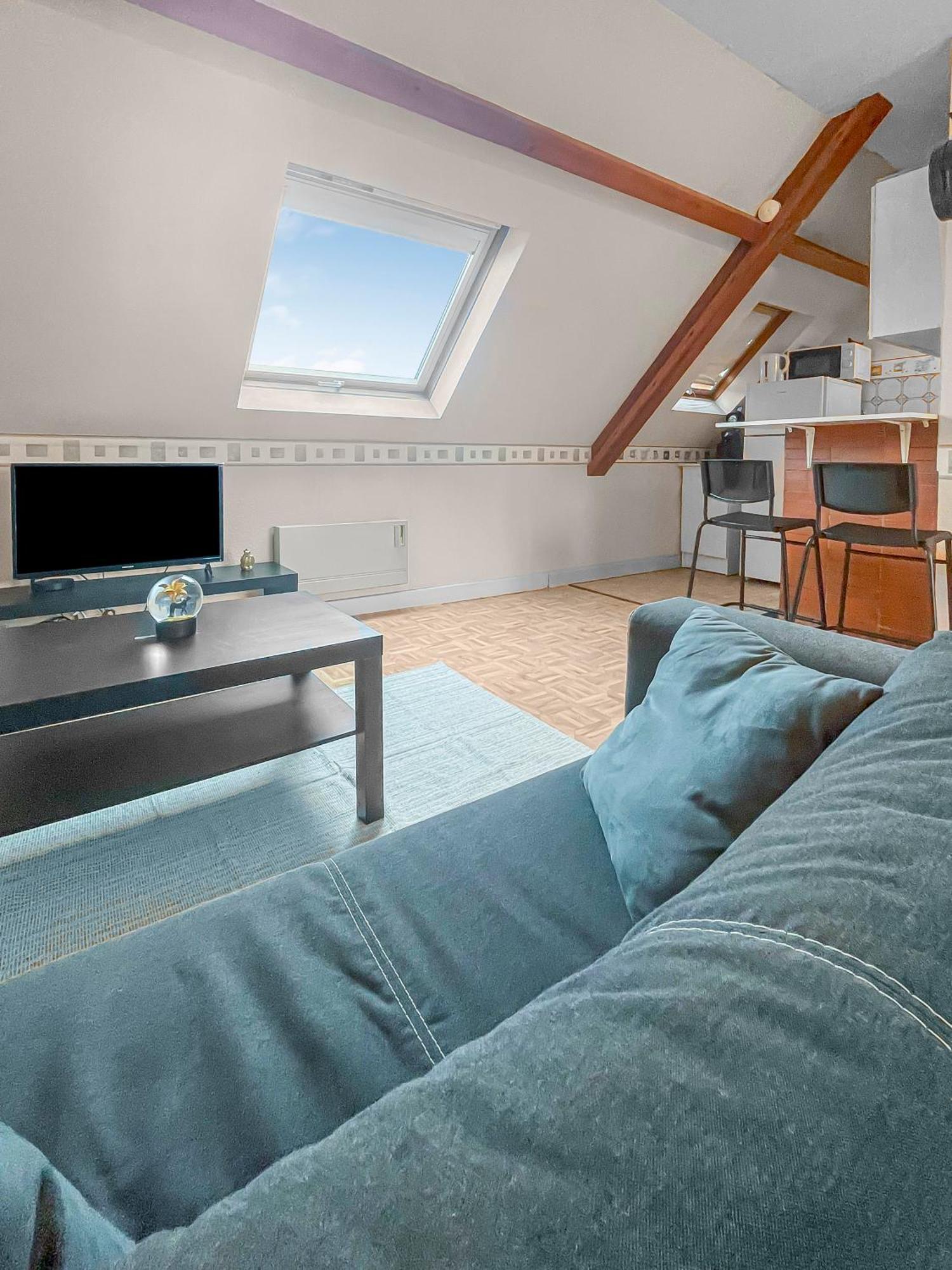 Pied-A-Terre A Montlucon Apartment Bagian luar foto