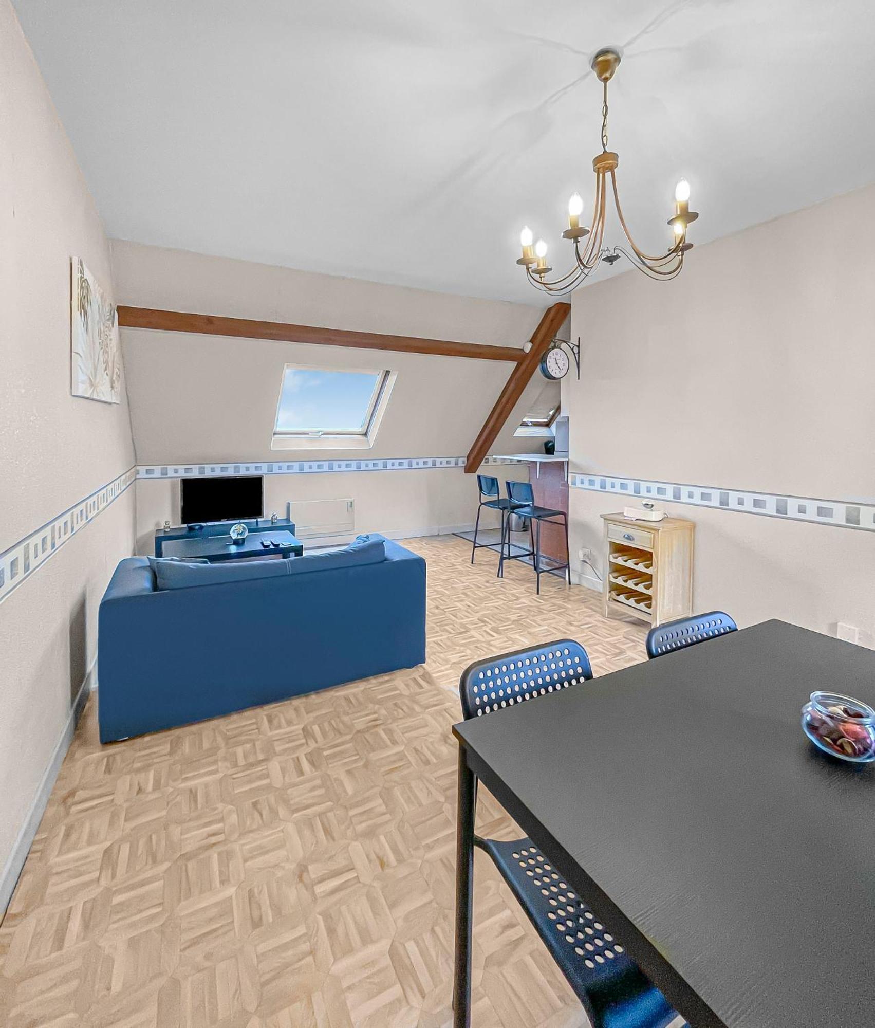 Pied-A-Terre A Montlucon Apartment Bagian luar foto